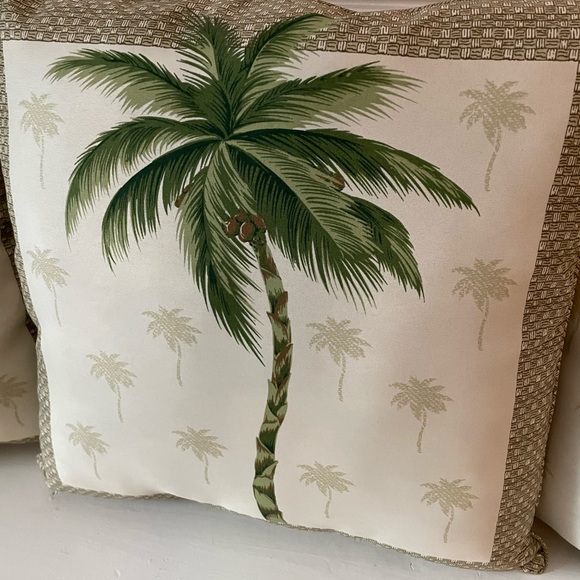 Palm tree patio pillows - Picture 3 of 6
